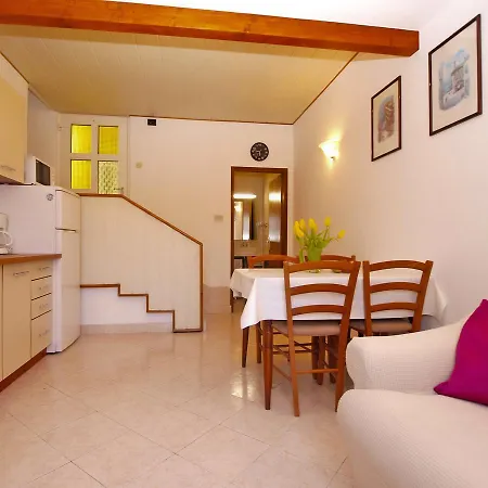 Doris 1558 Apartamento Pula